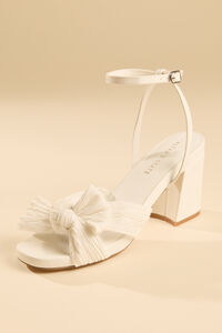 Maddalena Bow Heels - Altar'd State
