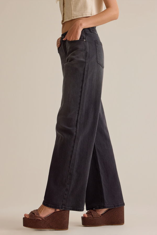 Maddie Straight Leg Jeans Detail 5 - Altar'd State