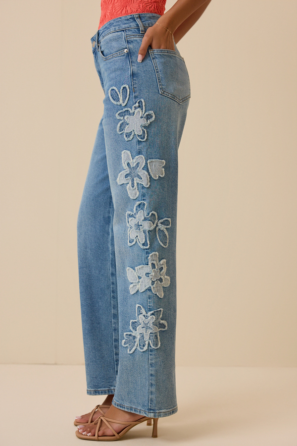 Pollie Patched Jeans Detail 4 - Altar'd State