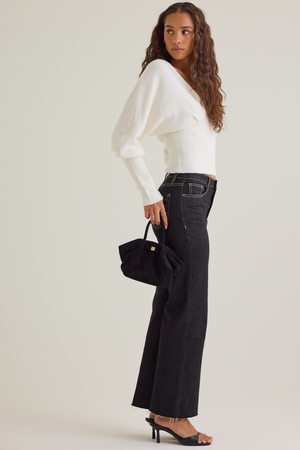 Kora Fitted V-Neck Sweater - Altar'd State