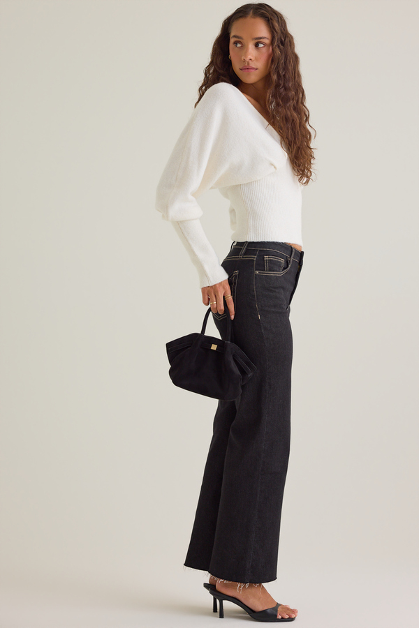Kora Fitted V-Neck Sweater Detail 6 - Altar'd State