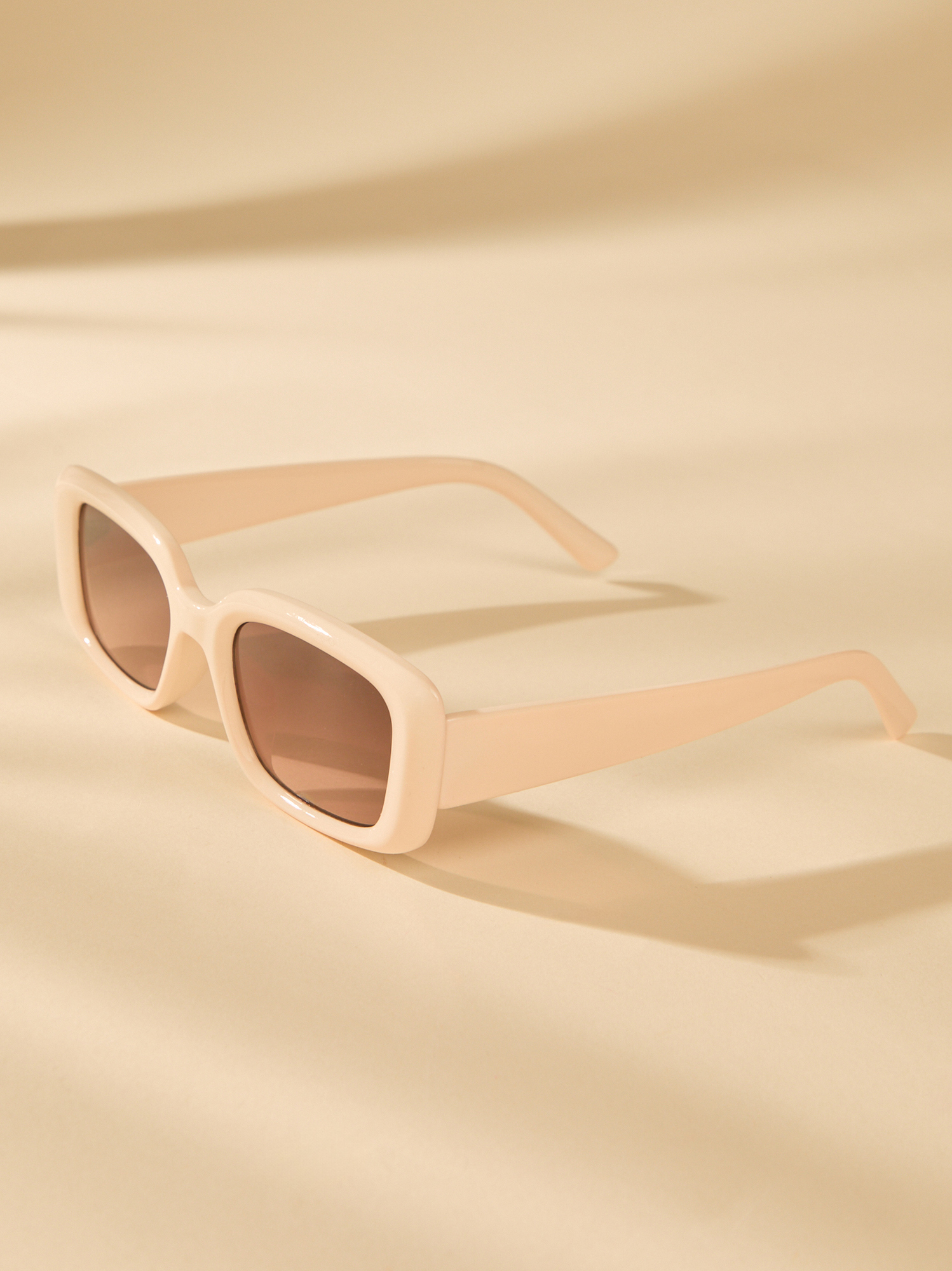 Frankie Rectangle Sunglasses in Ivory | Altar display picture 2