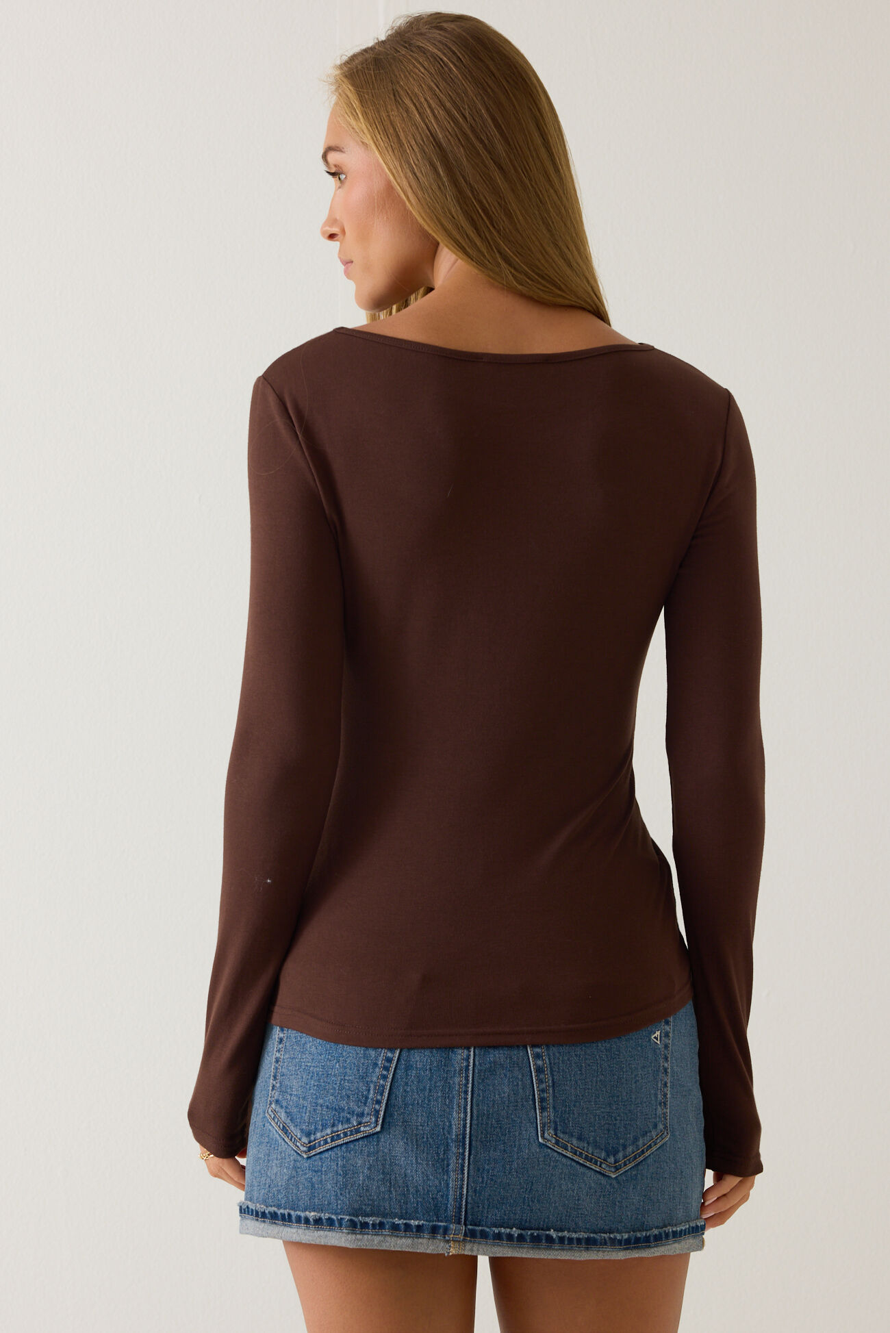 Emery Fitted Gold Accent Top