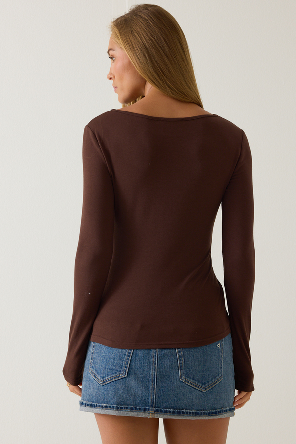 Emery Fitted Gold Accent Top Detail 5 - Altar'd State