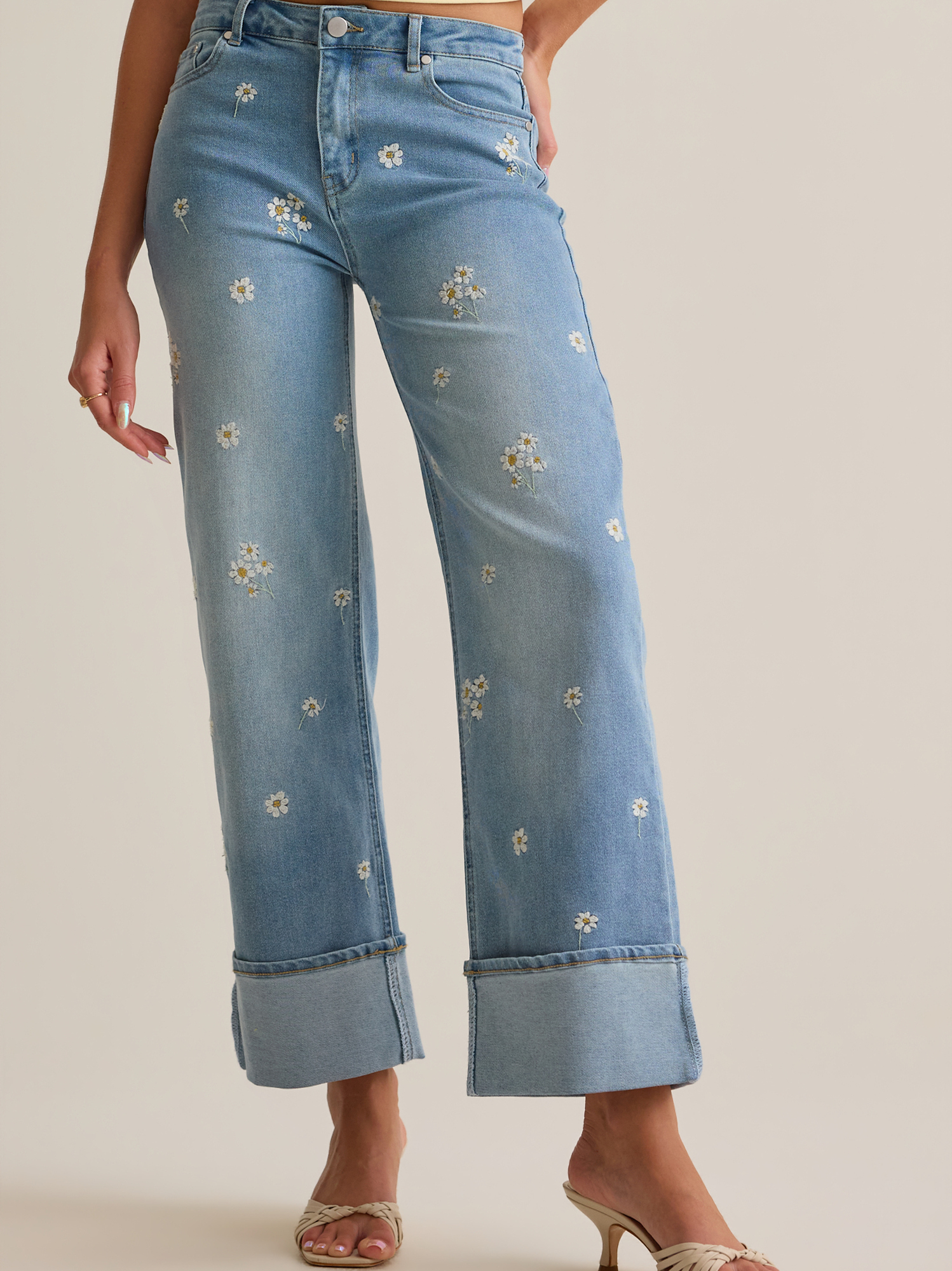 Lessie Daisy Jeans in Light Wash | Altar'd State