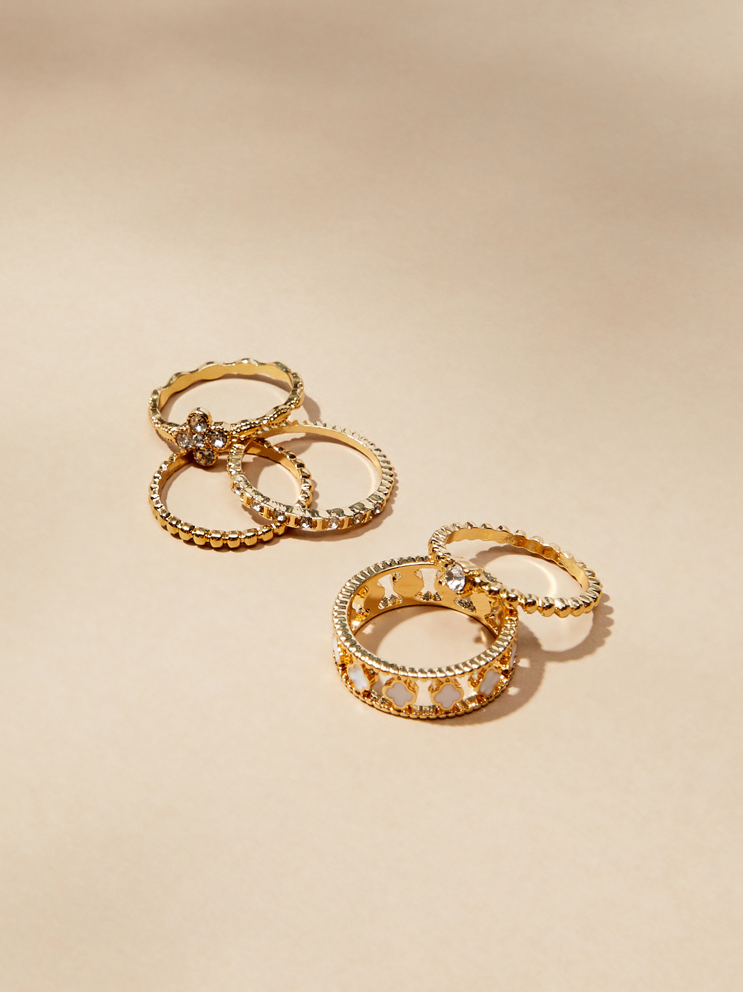Dainty Clover Ring Set in Gold | Altar