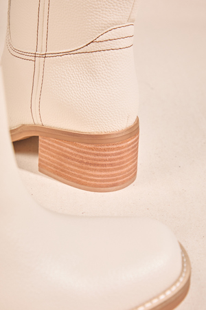 Megano Mid Boot - Altar'd State - 