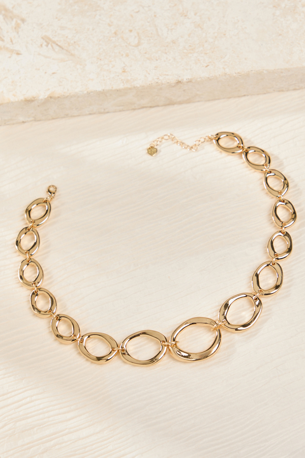Allie Hoop Statement Necklace Detail 2 - Altar'd State