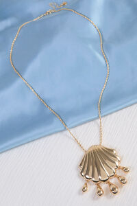 Golden Tide Shell Pendant Necklace Detail 4 - Altar'd State