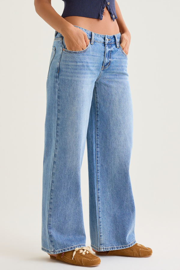 Sydney Low Rise Wide Leg Jeans Detail 3 - Altar'd State