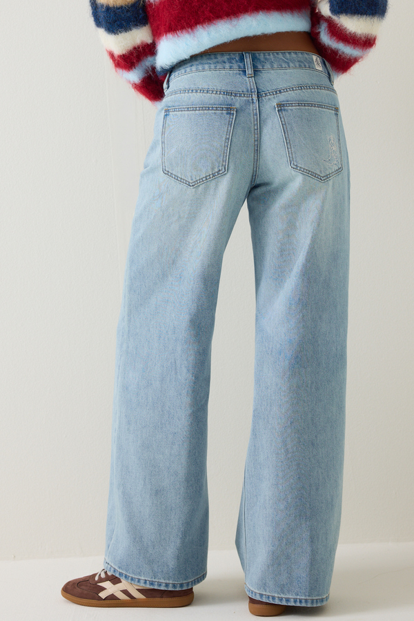 Nancy Low Rise Jean Detail 5 - Altar'd State