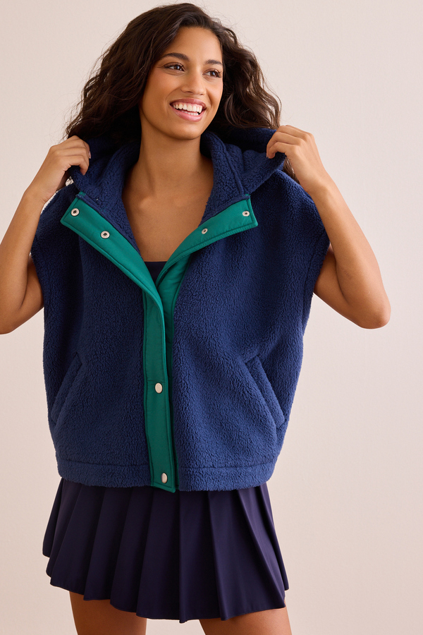 Trailside Sherpa Vest Detail 3 - Altar'd State