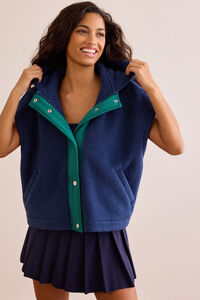 Trailside Sherpa Vest Detail 3 - Altar'd State